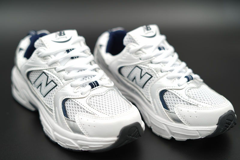 skyshoes-nb530-white-navy01
