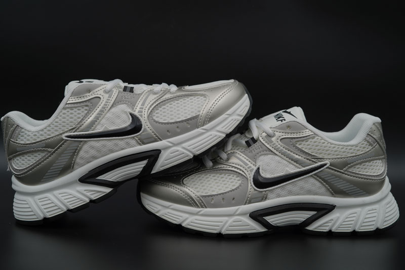 skyshoes-nike-v5k-rnr-white-silve01r