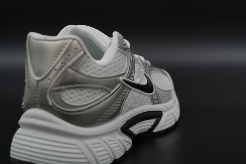skyshoes-nike-v5k-rnr-white-silve04r